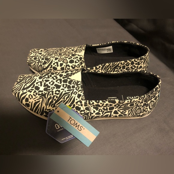 TOM’S ALPARGATA WOMEN’S LOAFERS - Picture 5 of 14